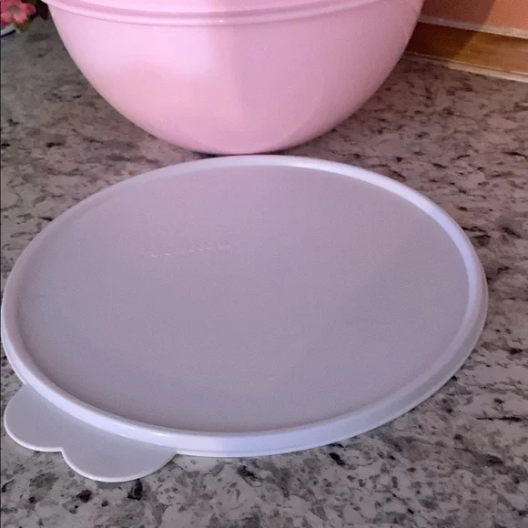Pink Kitchen Storage Bowl with Lid - Picture 3 of 4